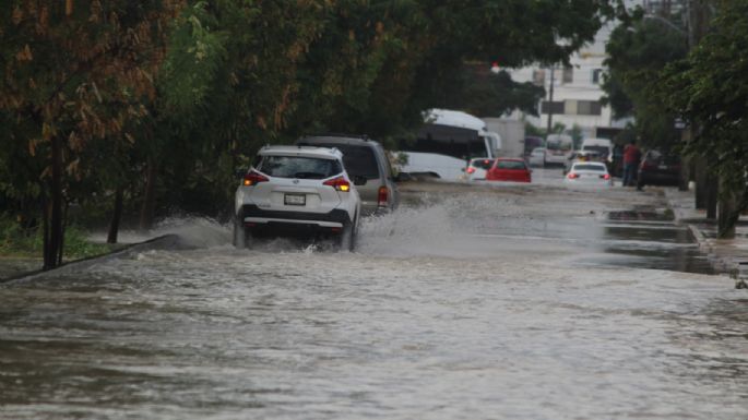 Lluvias e inundaciones sabotean el boicot 'Un día sin taxis' en Cancún