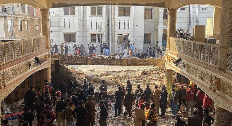 Explosión en una mezquita de Pakistán deja más de 40 muertos y 100 heridos
