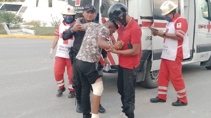 Camioneta manda al hospital a un motociclista en Escárcega