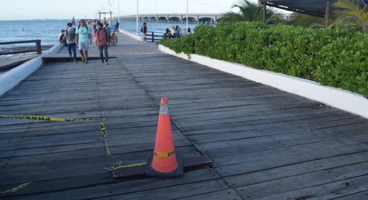 Muelle de Chocolate en Progreso, un peligro para turistas a días del Carnaval, denuncian