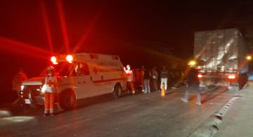 Menor muere al chocar su motocicleta contra una camioneta en Escárcega