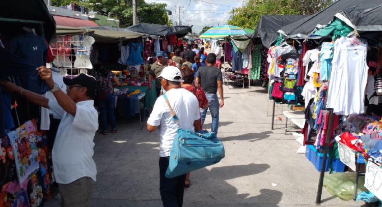 Quincena revive al 'tianguis de la 100', el más grande de Cancún
