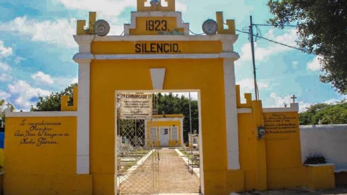 Pórtico del cementerio de Hunucmá, Yucatán, cumplió 100 años de haberse construido