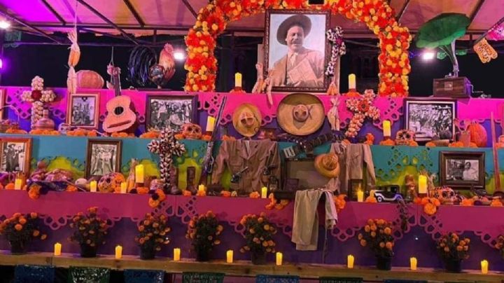 Gobierno Capitalino inaugura la Ofrenda Monumental en el Zócalo, dedicada a Pancho Villa