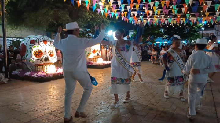 Estudiantes de Tizimín preservan las tradiciones del Hanal Pixán en Yucatán: FOTOS
