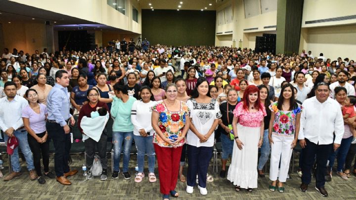 En Campeche, la Secretaría de Bienestar entrega tarjetas de apoyo a hijos de madres trabajadoras