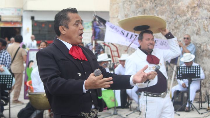 Músicos realizan celebración en la Catedral de Mérida