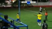 Futbolista recibe tremenda patada durante un partido en Chetumal: VIDEO