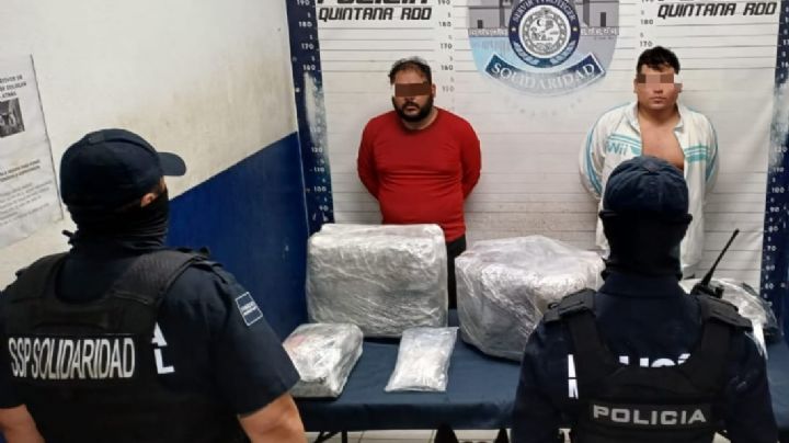 Capturan a dos hombres con 36 paquetes con posibles narcoticos en Playa del Carmen