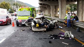 Aparatoso accidente en la carretera México-Toluca deja tres muertos y seis heridos