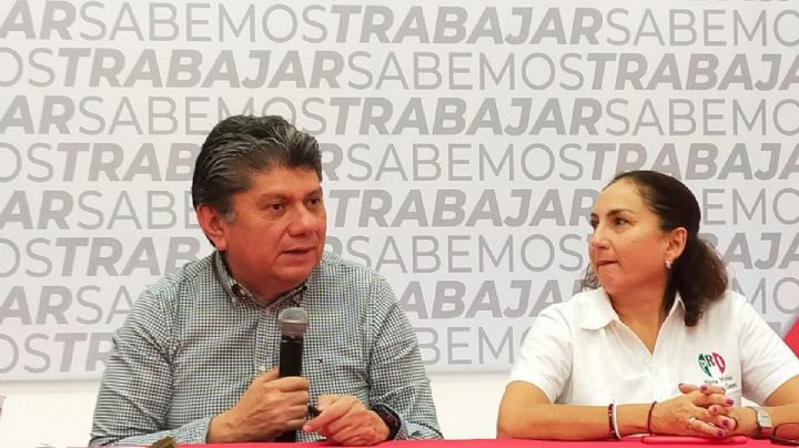 Líder del PRI en Yucatán evade preguntas sobre la expulsión de militantes