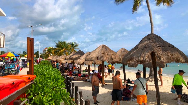 Playa del Niño en Cancún registra gran afluencia de personas en Navidad: VIDEO