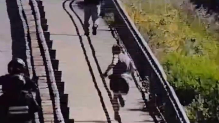 Captan muerte de un joven al lanzarse desde un puente en Valdivia, Chile: VIDEO