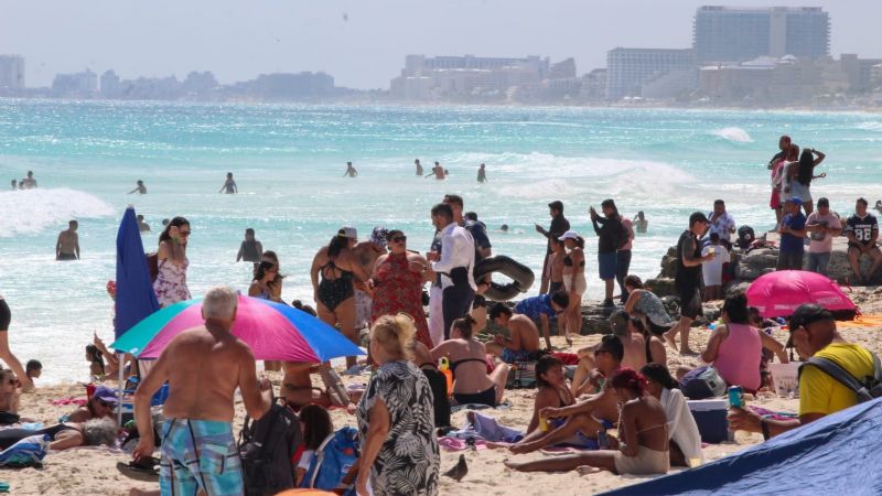 Playas de la Zona Hotelera de Cancún lucen a 'reventar' este domingo: EN VIVO