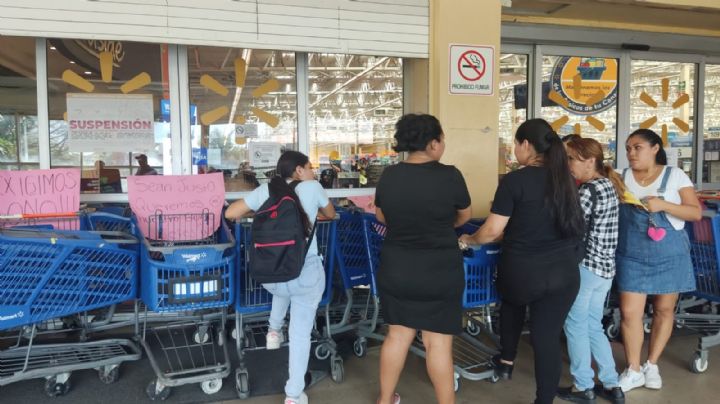 Empleados de Walmart se manifiestan en Playa del Carmen; exigen su bono: EN VIVO