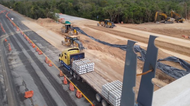 Comienza el traslado de las 20 mil toneladas de balasto en Puerto Morelos: EN VIVO