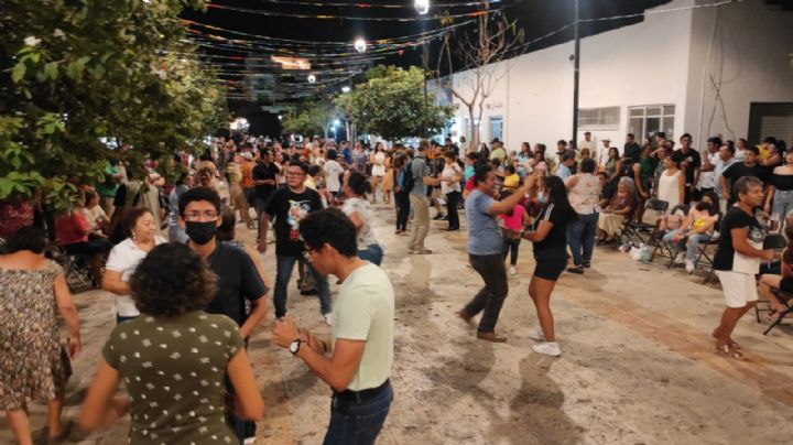 Inicia megapuente en Campeche con bailes en el pasaje Román Piña Chan: EN VIVO