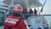Rescatan a 12 personas de un yate a punto de hundirse en Progreso