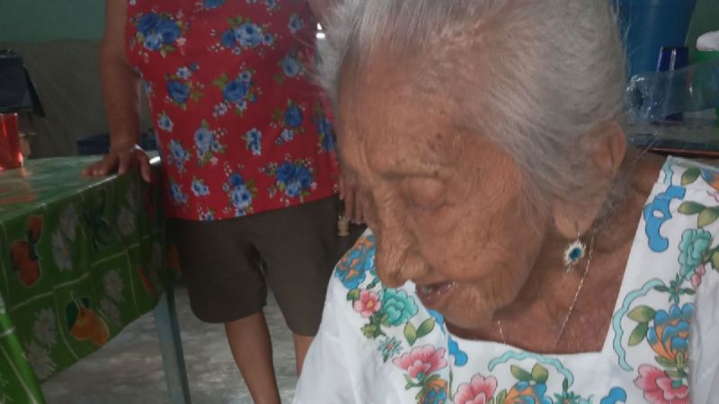 Abuelita de Tixkokob celebra su 102 aniversario; la más longeva del municipio