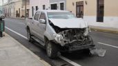 Camioneta choca en el Centro de Mérida; hay una lesionada