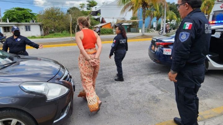 Extranjera ebria atropella a un hombre y choca al tratar de huir en Cozumel