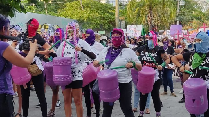 Marcha 8M en Playa del Carmen: En vivo, mujeres toman la Quinta Avenida