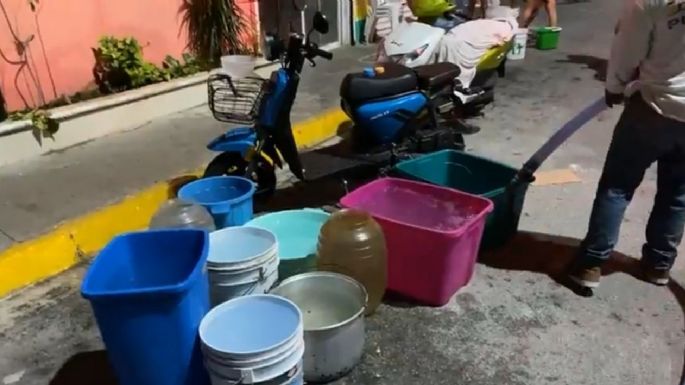Hoteleros y familias de Isla Mujeres usan agua de mar ante escasez del liquido