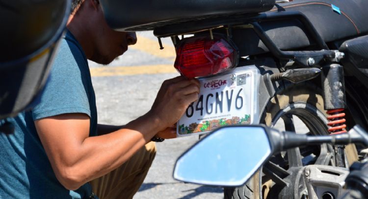 Conductores de Campeche pagarán hasta 5 mp de multa por no renovar sus placas