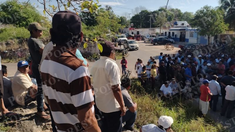 Ejidatarios bloquean carretera Valladolid-Felipe Carrillo Puerto