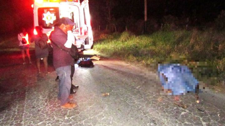 Muere abuelito motociclista impactado por una camioneta en Tizimín
