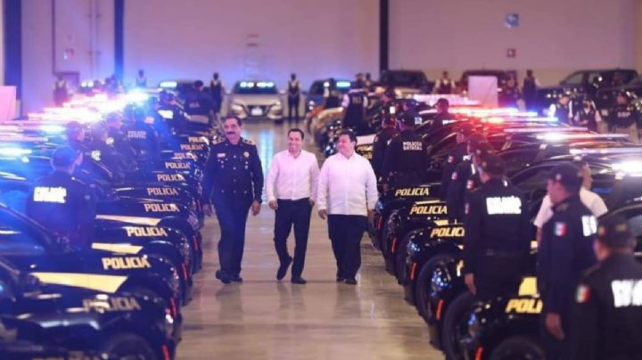Mauricio Vila entrega patrullas y motos a policías municipales de Yucatán: EN VIVO