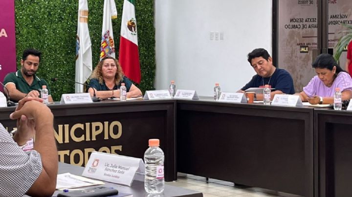 Regidor acusa al Alcalde de Ciudad del Carmen de mal uso de recursos y despidos injustificados