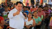 Joaquín Díaz Mena entrega apoyos de 'Por Una Mejor Vivienda' en Yucatán