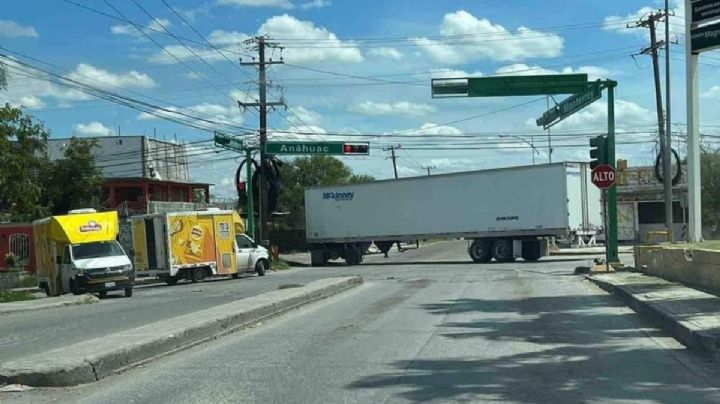 Se registran bloqueos y tiroteos en Nuevo Laredo, Tamaulipas