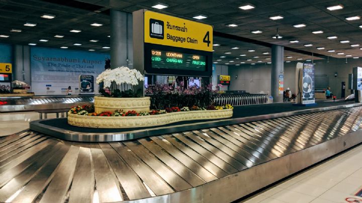 Se arma pelea campal en un aeropuerto por culpa de las maletas: VIDEO