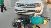 Motociclista choca contra camioneta en Escárcega y termina con fracturas en el cuerpo