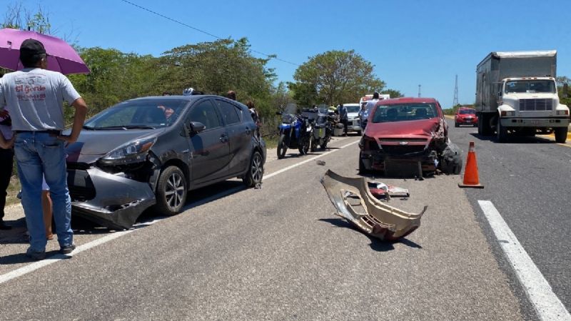 Carambola en la vía Campeche-Mérida deja 4 vehículos en pérdida total