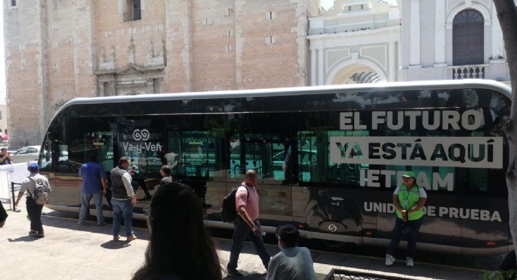 Mauricio Vila supervisa prueba del autobús IE-TRAM en Mérida: EN VIVO