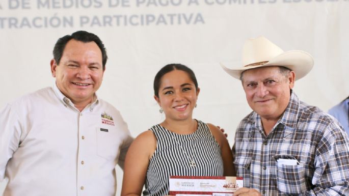 Joaquín Díaz Mena entrega 35 mdp para mejorar 100 escuelas en el Oriente de Yucatán