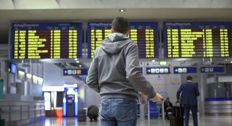 Aeropuerto de Mérida se moderniza; inicia pruebas para cambiar letreros por pantallas