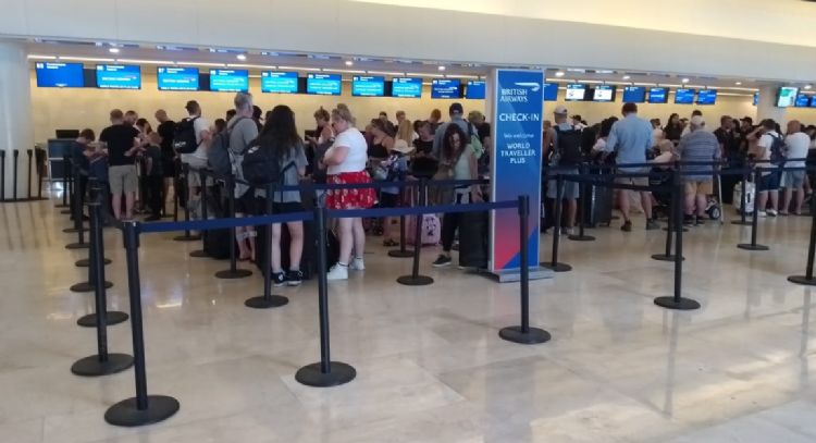 Aeropuerto de Cancún cierra la la semana con 586 vuelos: EN VIVO