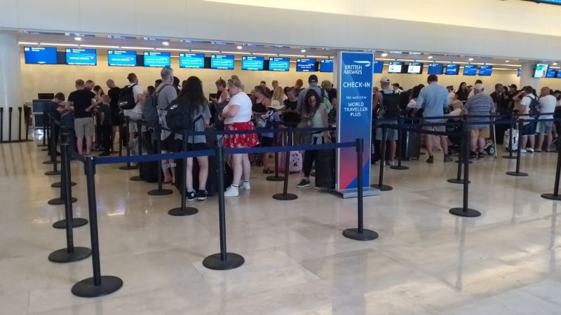 Aeropuerto de Cancún cierra la la semana con 586 vuelos: EN VIVO