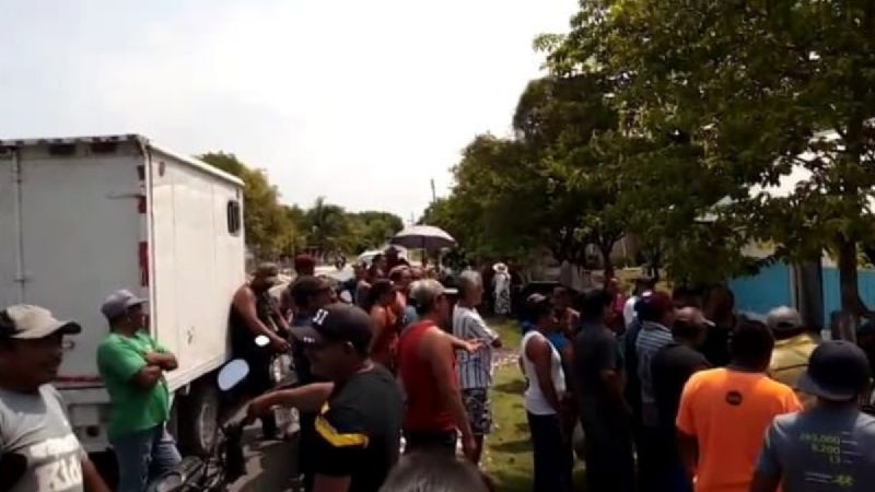 Vecinos de Escárcega protestan para exigir agua; llevan 10 días sin el vital líquido