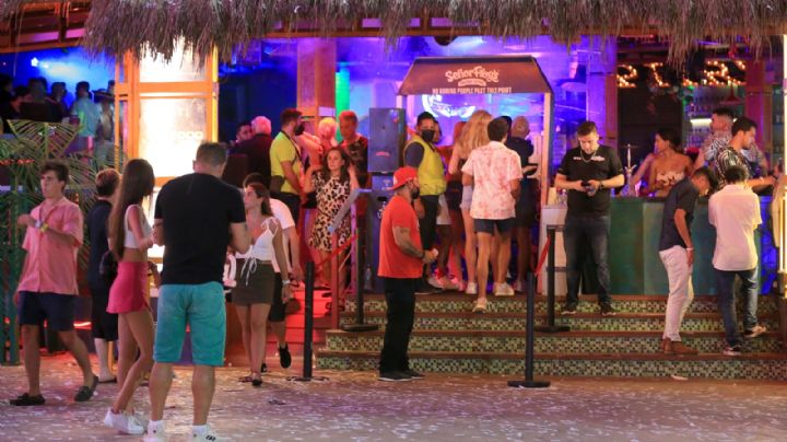 Sectur prevé la llegada a Cancún de alrededor de 150 mil turistas semanales en Verano