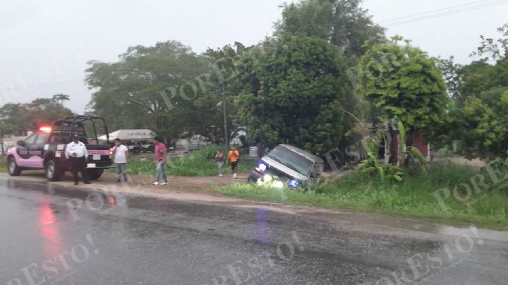 Arrestan a conductor en estado de ebriedad tras caer a una zanja en Campeche