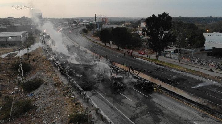 Así quedó la carretera tras el choque e incendio de 10 vehículos en San Juan del Río: FOTOS