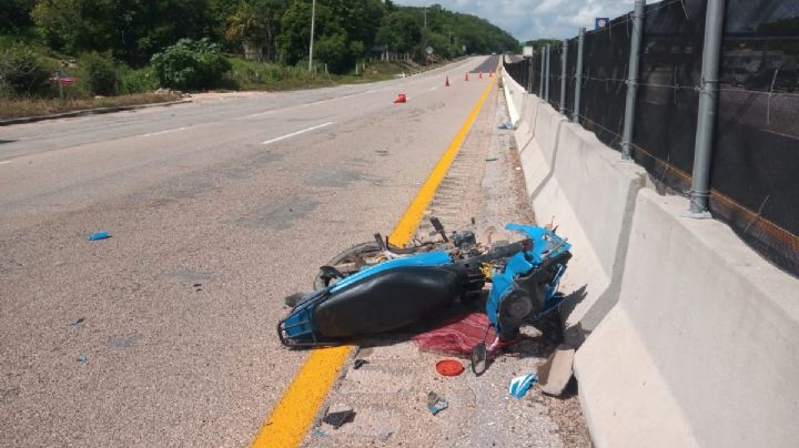 Motociclista pasa entre el muro de contención y sufre accidente en Hecelchakán