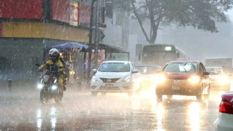 Reportan fuertes lluvias en diversas alcaldías de la CDMX