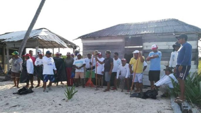 Pescadores Isla Contoy, sin recursos para reparar cabañas dañadas por el Huracán Eta del 2020