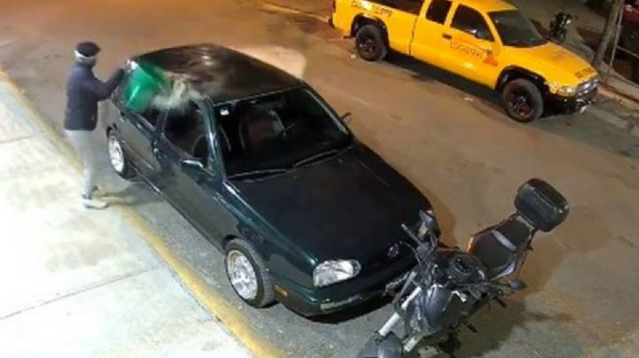 Hombre incendia un automóvil y se quema asimismo en Cuautitlán Izcalli